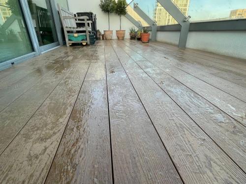 Millboard Enhanced  Grain Coppered Oak, Wandsworth SW18.